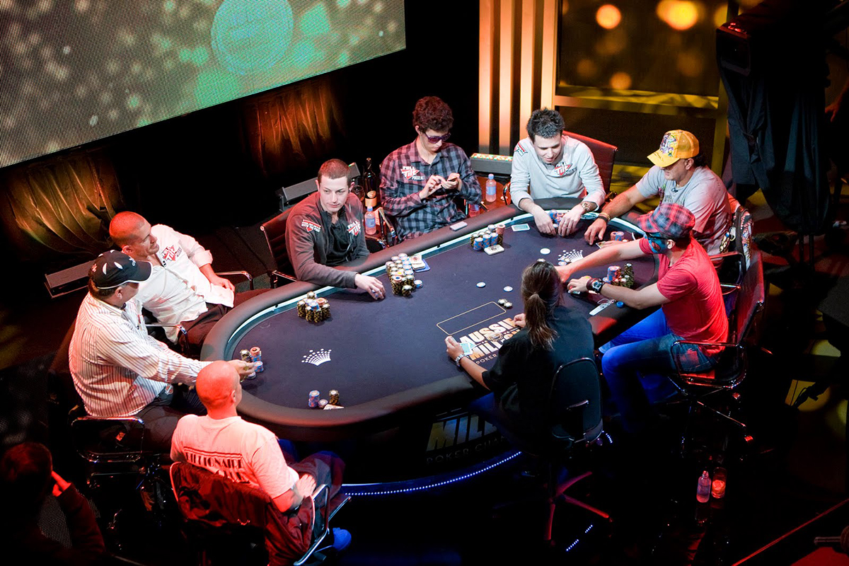 1 листопада покерний турнір новини